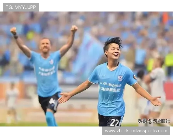 大连英博王禹前场策动直塞